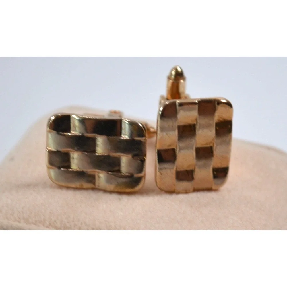 Vintage Men's Gold Toned Cuff Links Woven Pattern .75